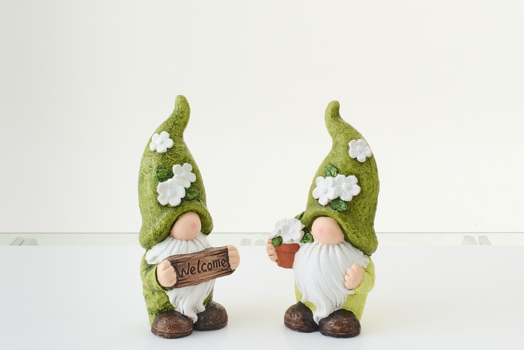 Gnome Welcome + Flowerpot Clay